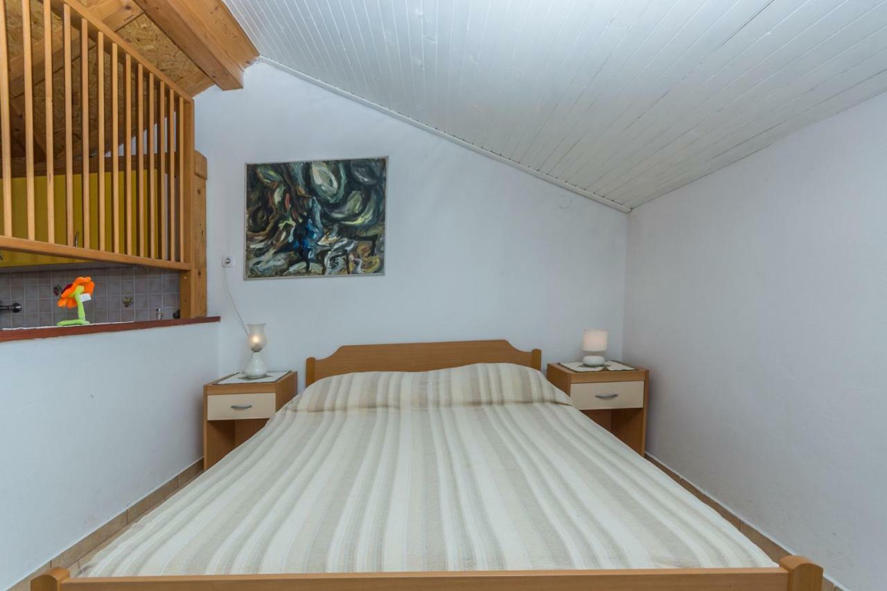 Carmen 2 Apartman Funtana Kültér fotó